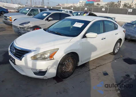 2015 Nissan Altima 2.5 S из США, поврежденный, VIN 1N4AL3AP1FC225761
